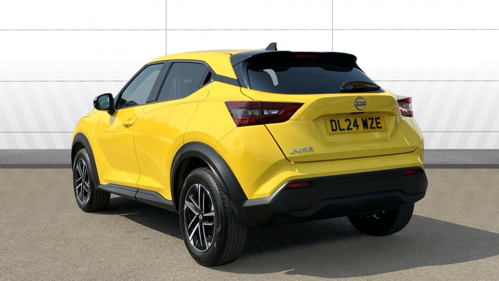 Nissan Juke 1.0 DiG-T N-Connecta 5dr DCT Petrol Hatchback - Image 2