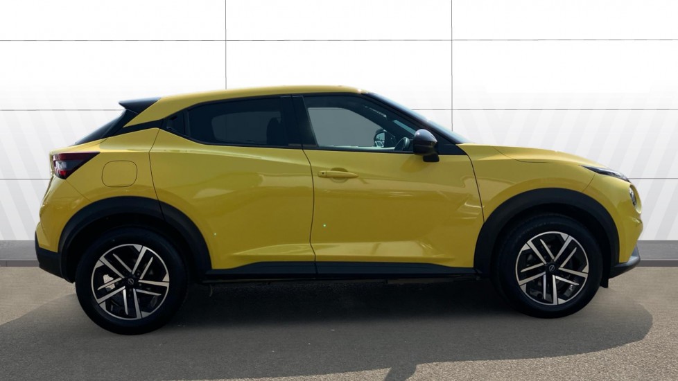 Nissan Juke 1.0 DiG-T N-Connecta 5dr DCT Petrol Hatchback - Image 5