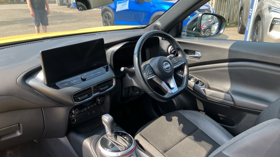 Nissan Juke 1.0 DiG-T N-Connecta 5dr DCT Petrol Hatchback - Image 9