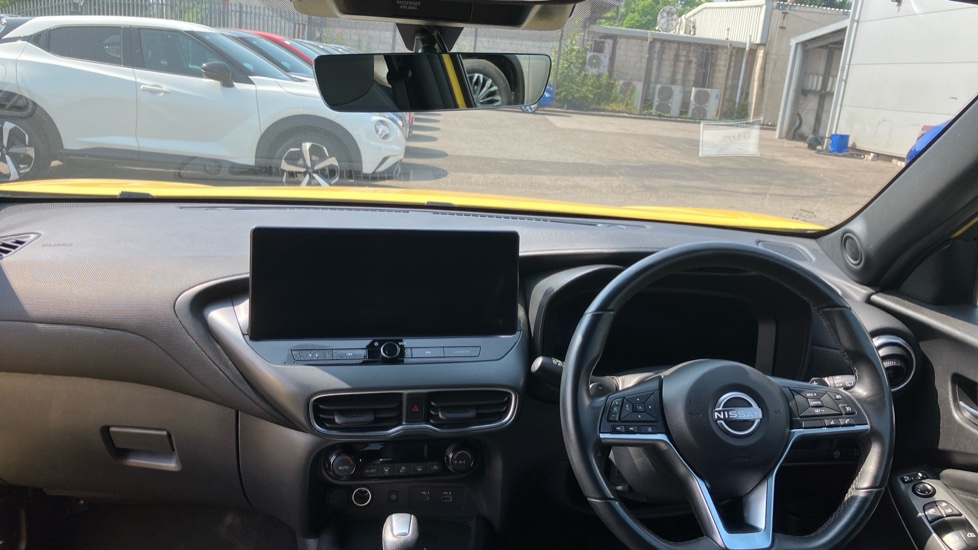 Nissan Juke 1.0 DiG-T N-Connecta 5dr DCT Petrol Hatchback - Image 10