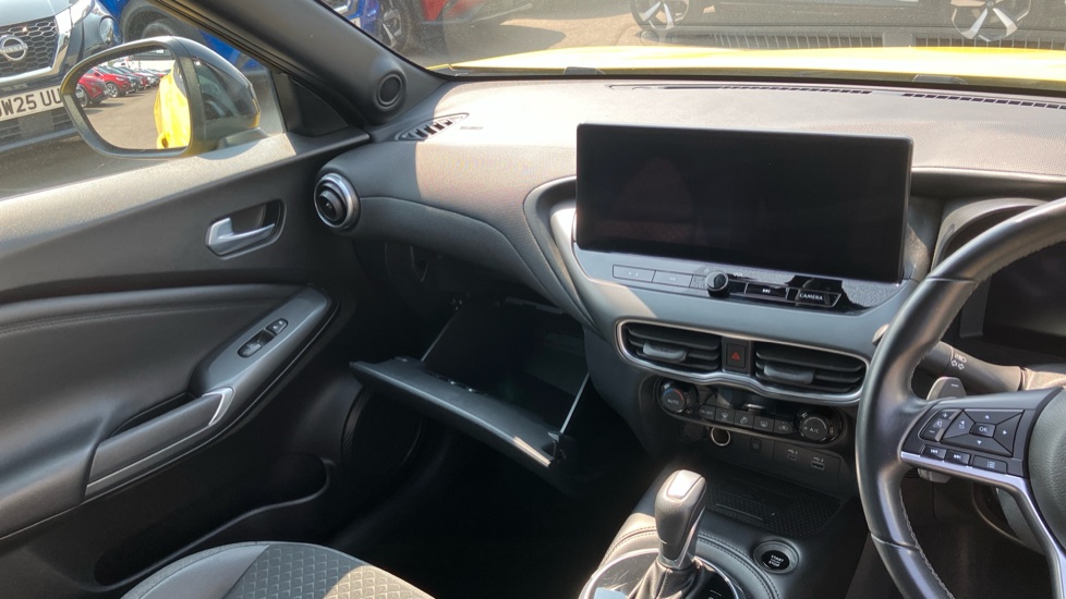 Nissan Juke 1.0 DiG-T N-Connecta 5dr DCT Petrol Hatchback - Image 14