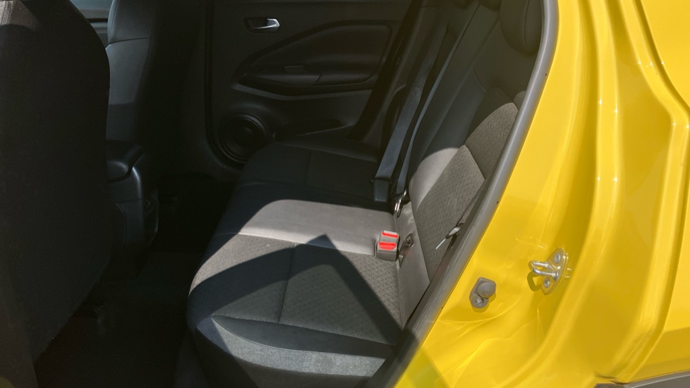 Nissan Juke 1.0 DiG-T N-Connecta 5dr DCT Petrol Hatchback - Image 16