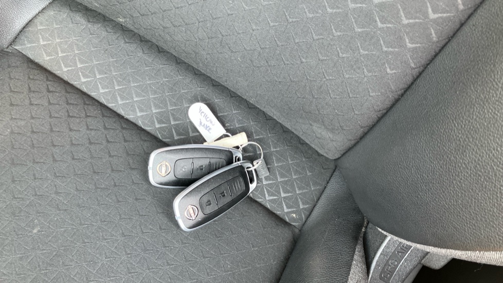 Nissan Juke 1.0 DiG-T N-Connecta 5dr DCT Petrol Hatchback - Image 19