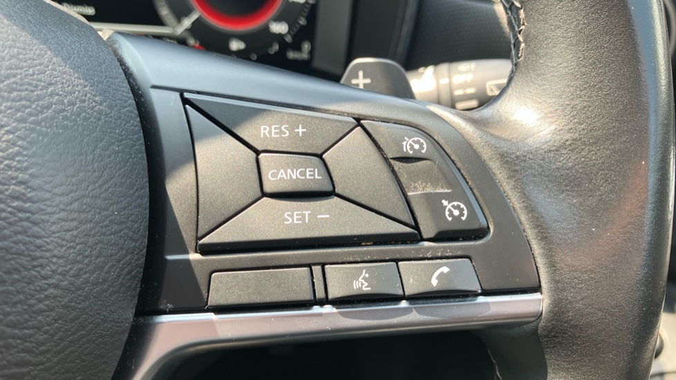 Nissan Juke 1.0 DiG-T N-Connecta 5dr DCT Petrol Hatchback - Image 21