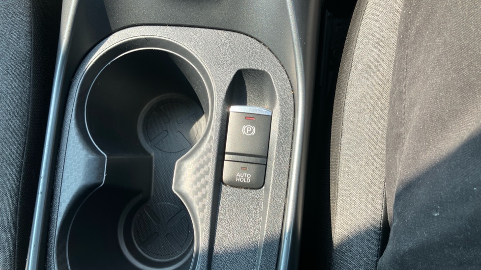 Nissan Juke 1.0 DiG-T N-Connecta 5dr DCT Petrol Hatchback - Image 26