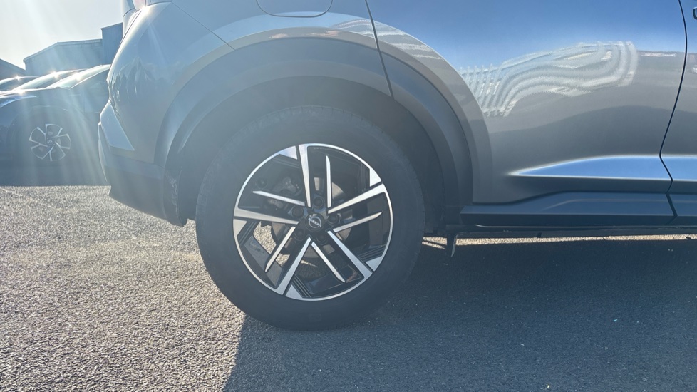Nissan Juke 1.6 Hybrid N-Connecta 5dr Auto Hybrid Hatchback - Image 7