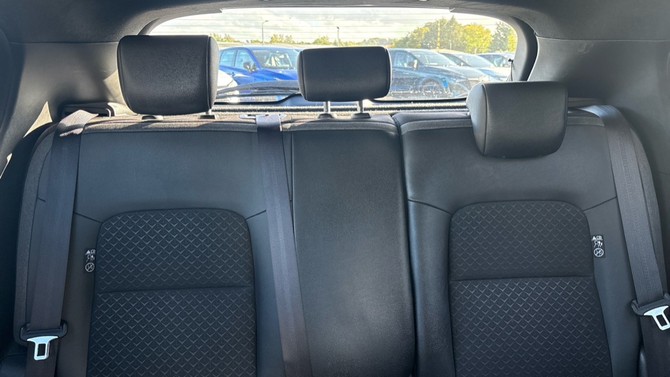 Nissan Juke 1.6 Hybrid N-Connecta 5dr Auto Hybrid Hatchback - Image 15