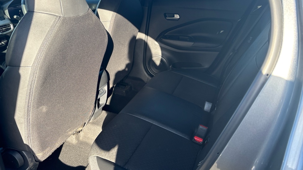 Nissan Juke 1.6 Hybrid N-Connecta 5dr Auto Hybrid Hatchback - Image 16