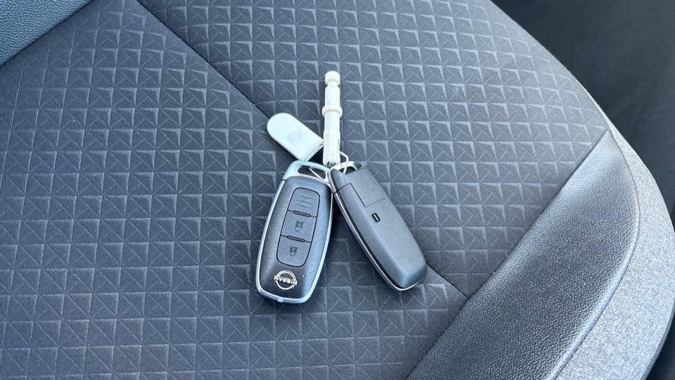 Nissan Juke 1.6 Hybrid N-Connecta 5dr Auto Hybrid Hatchback - Image 20