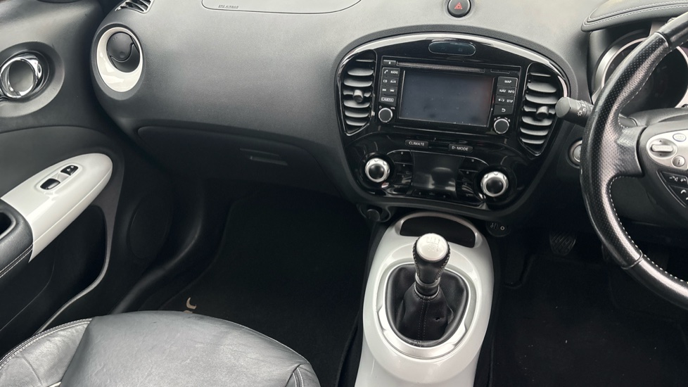 Nissan Juke 1.2 DiG-T Tekna 5dr Petrol Hatchback - Image 14