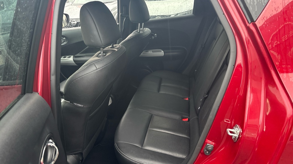 Nissan Juke 1.2 DiG-T Tekna 5dr Petrol Hatchback - Image 16