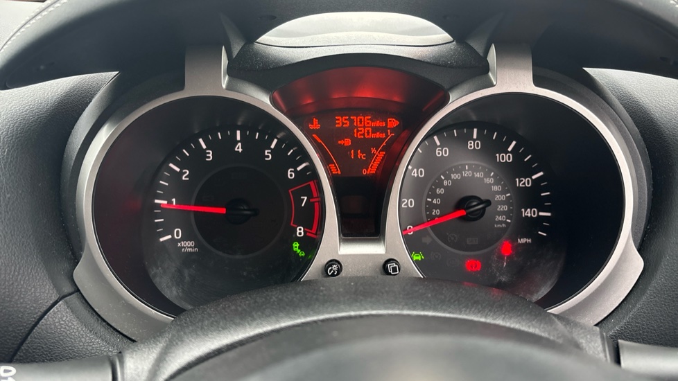 Nissan Juke 1.2 DiG-T Tekna 5dr Petrol Hatchback - Image 18
