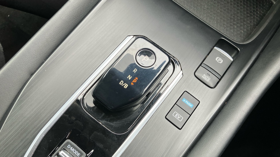 Nissan Qashqai 1.5 E-Power N-Connecta 5dr Auto Hybrid Hatchback - Image 32