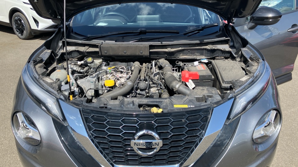 Nissan Juke 1.0 DiG-T 114 N-Connecta 5dr Petrol Hatchback - Image 8