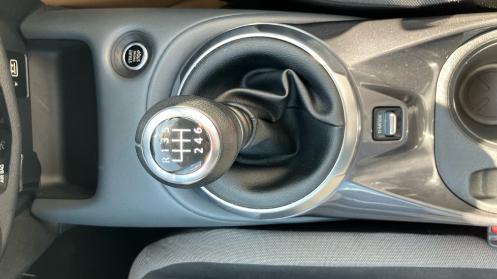 Nissan Juke 1.0 DiG-T 114 N-Connecta 5dr Petrol Hatchback - Image 27