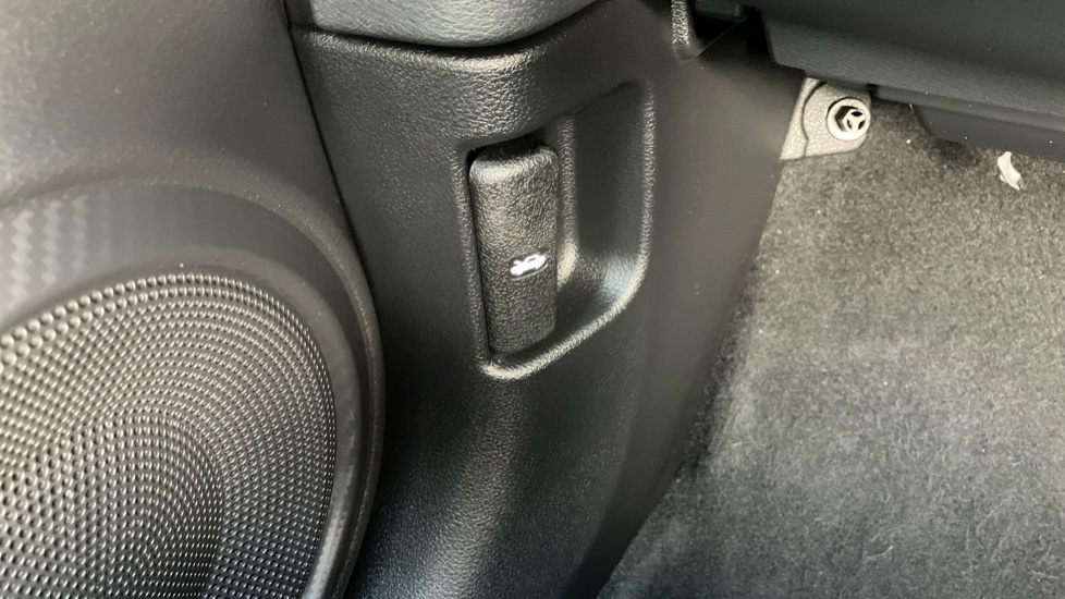 Nissan Juke 1.0 DiG-T 114 N-Connecta 5dr Petrol Hatchback - Image 28