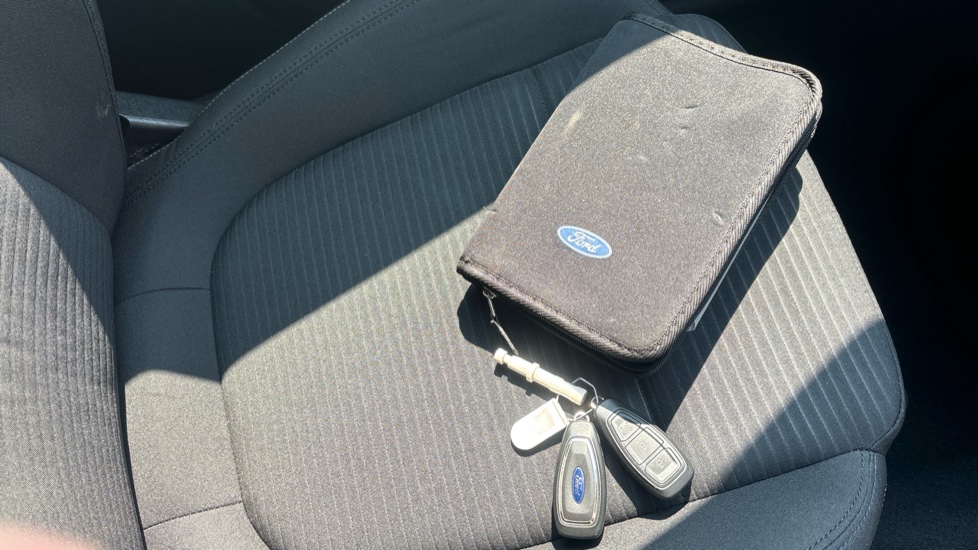 Ford Focus 1.0 EcoBoost 125 Titanium 5dr Petrol Hatchback - Image 19