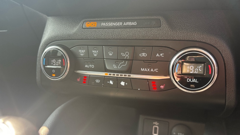 Ford Focus 1.0 EcoBoost 125 Titanium 5dr Petrol Hatchback - Image 26