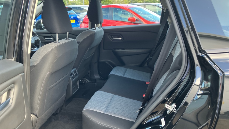 Nissan X-Trail 1.5 E-Power E-4orce 213 Acenta Premium 5dr Auto Hybrid Station Wagon - Image 16