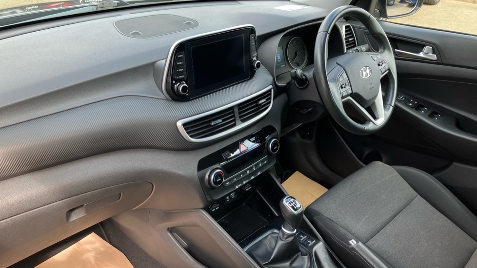 Hyundai TUCSON 1.6 GDi SE Nav 5dr 2WD Petrol Estate - Image 9