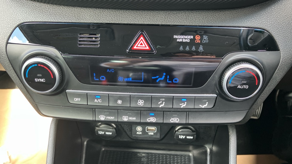 Hyundai TUCSON 1.6 GDi SE Nav 5dr 2WD Petrol Estate - Image 25