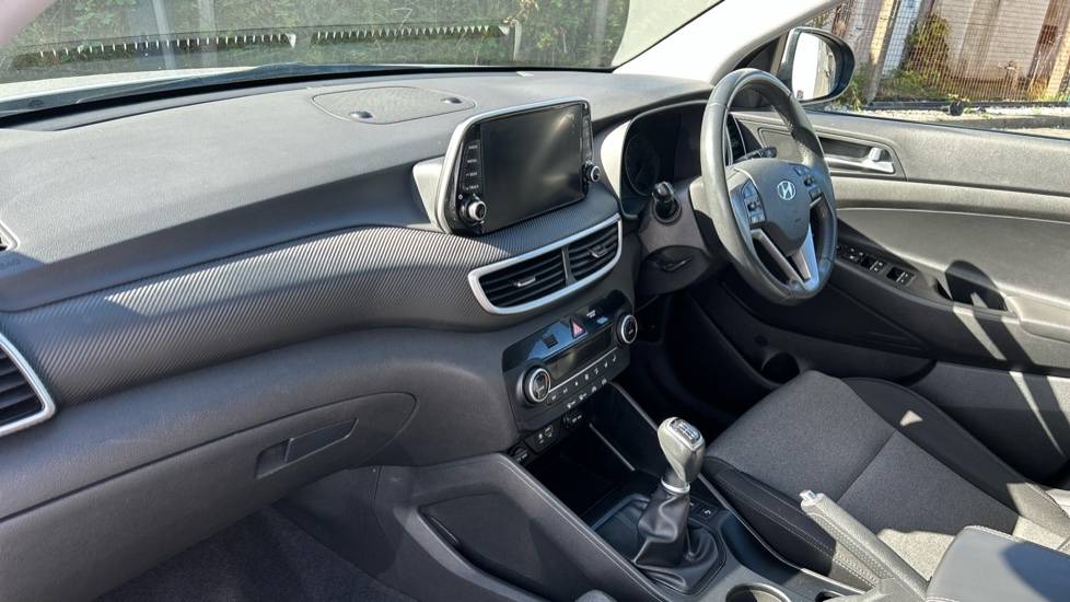Hyundai TUCSON 1.6 GDi SE Nav 5dr 2WD Petrol Estate - Image 9