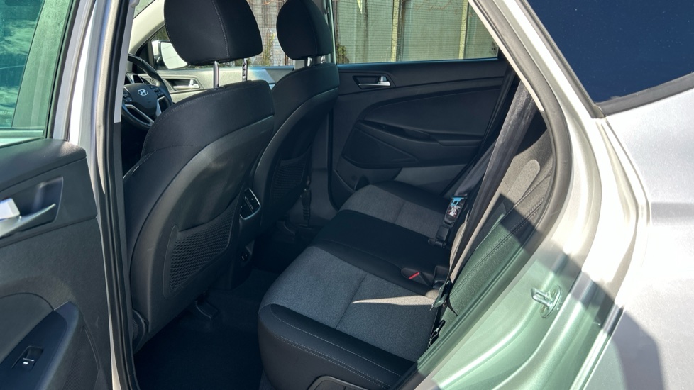 Hyundai TUCSON 1.6 GDi SE Nav 5dr 2WD Petrol Estate - Image 16