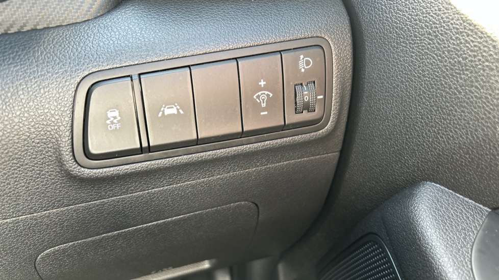 Hyundai TUCSON 1.6 GDi SE Nav 5dr 2WD Petrol Estate - Image 25