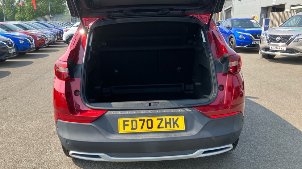 Vauxhall Grandland X 1.2 Turbo SE Premium 5dr Petrol Hatchback - Image 4