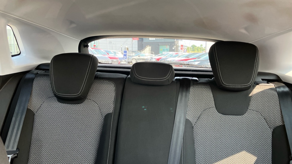 Vauxhall Grandland X 1.2 Turbo SE Premium 5dr Petrol Hatchback - Image 15