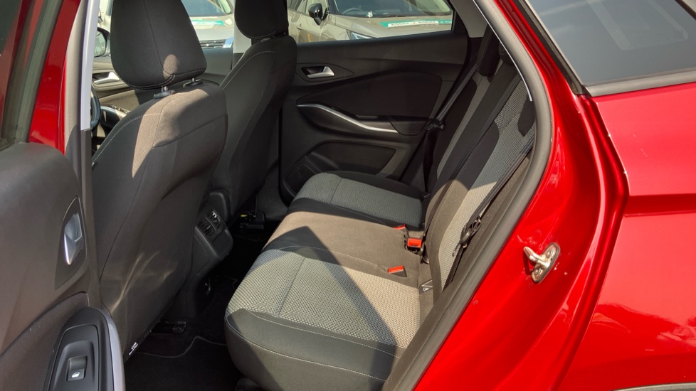 Vauxhall Grandland X 1.2 Turbo SE Premium 5dr Petrol Hatchback - Image 16