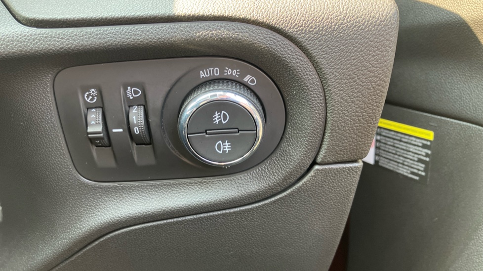 Vauxhall Grandland X 1.2 Turbo SE Premium 5dr Petrol Hatchback - Image 23