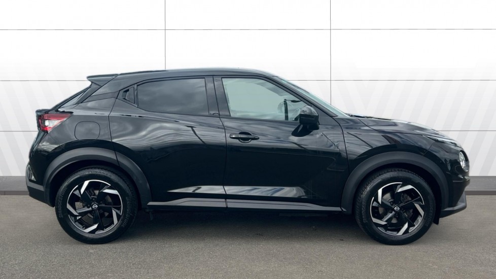 Nissan Juke 1.0 DiG-T 114 N-Connecta 5dr DCT Petrol Hatchback - Image 5