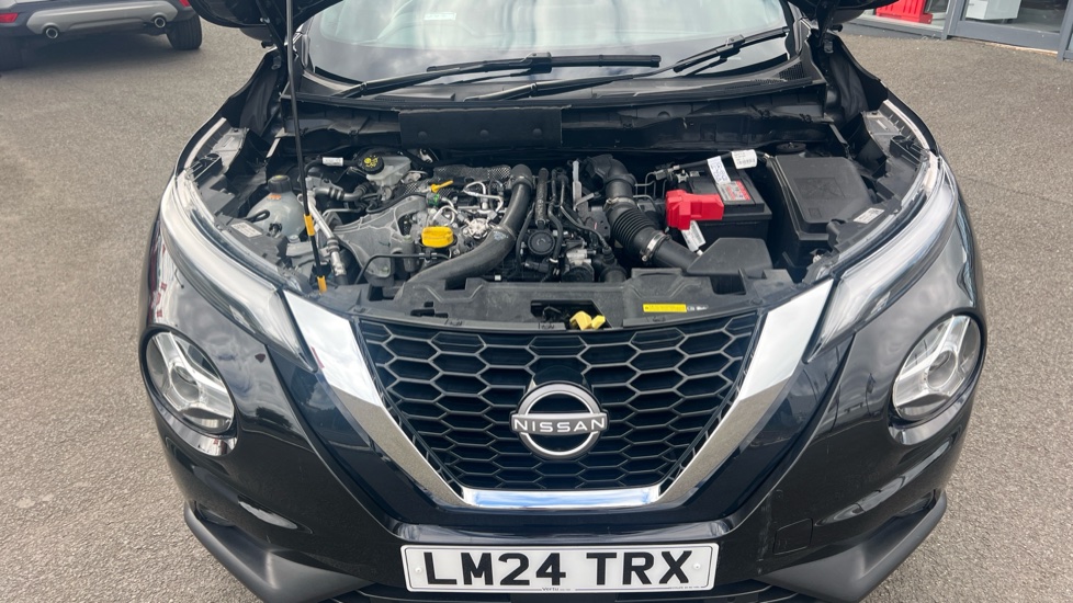 Nissan Juke 1.0 DiG-T 114 N-Connecta 5dr DCT Petrol Hatchback - Image 8