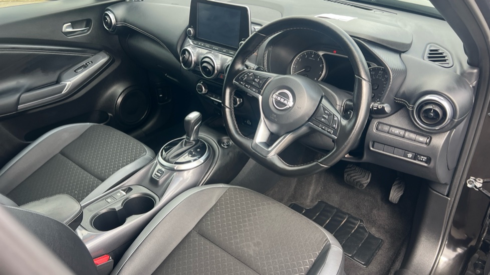 Nissan Juke 1.0 DiG-T 114 N-Connecta 5dr DCT Petrol Hatchback - Image 11