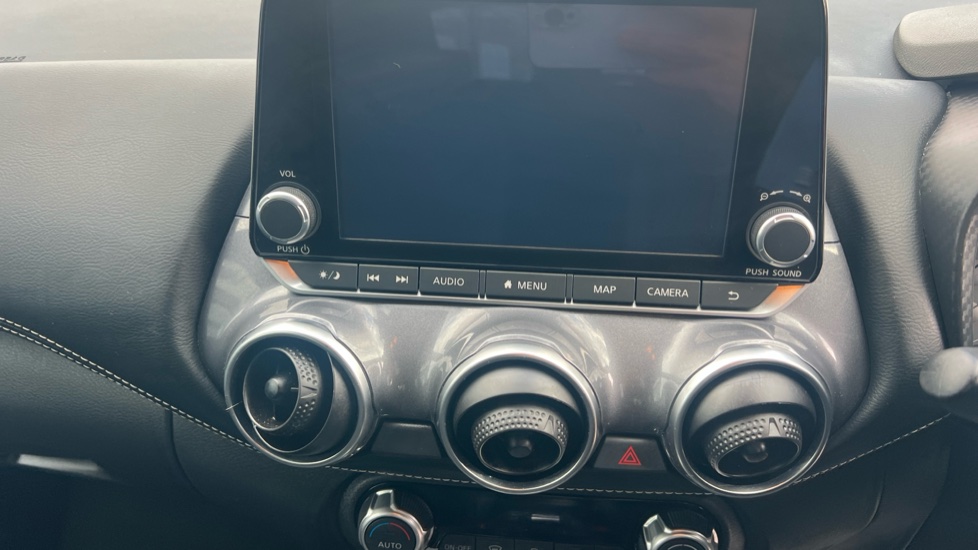 Nissan Juke 1.0 DiG-T 114 N-Connecta 5dr DCT Petrol Hatchback - Image 26