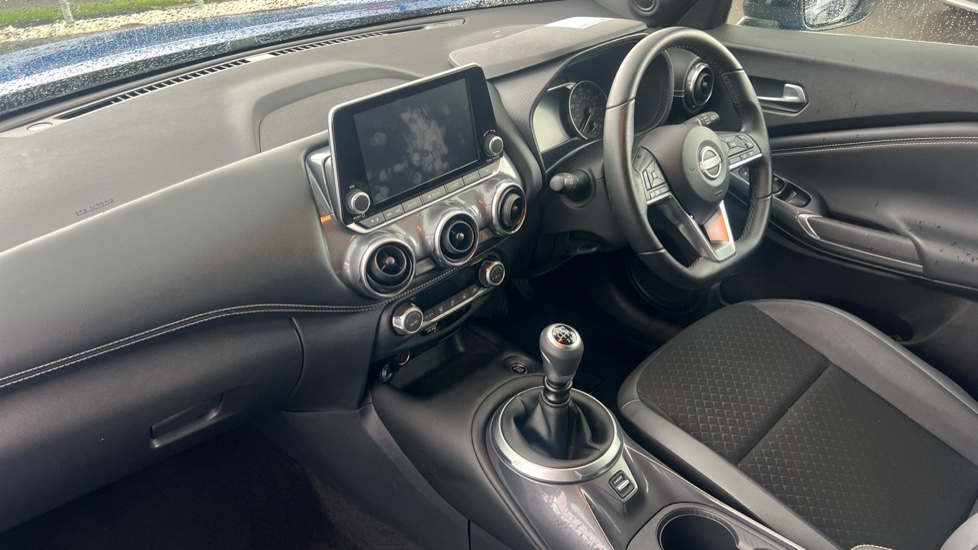 Nissan Juke 1.0 DiG-T 114 N-Connecta 5dr Petrol Hatchback - Image 9