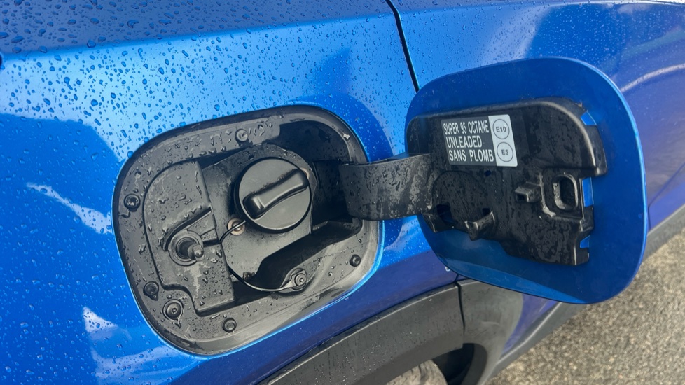 Nissan Juke 1.0 DiG-T 114 N-Connecta 5dr Petrol Hatchback - Image 21