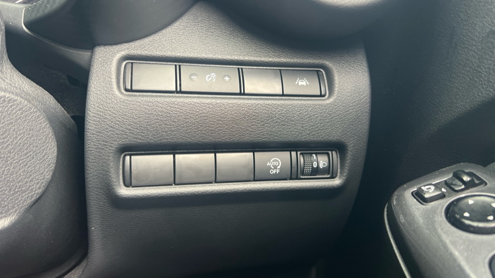 Nissan Juke 1.0 DiG-T 114 N-Connecta 5dr Petrol Hatchback - Image 24