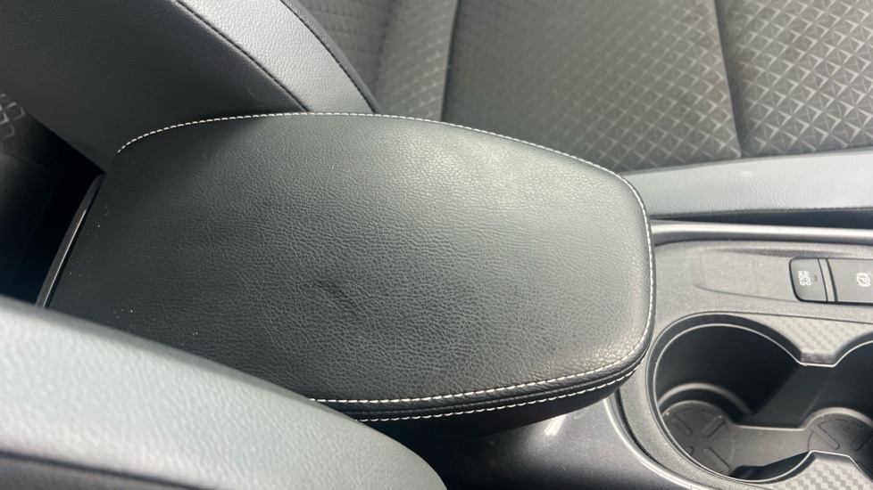 Nissan Juke 1.0 DiG-T 114 N-Connecta 5dr Petrol Hatchback - Image 29