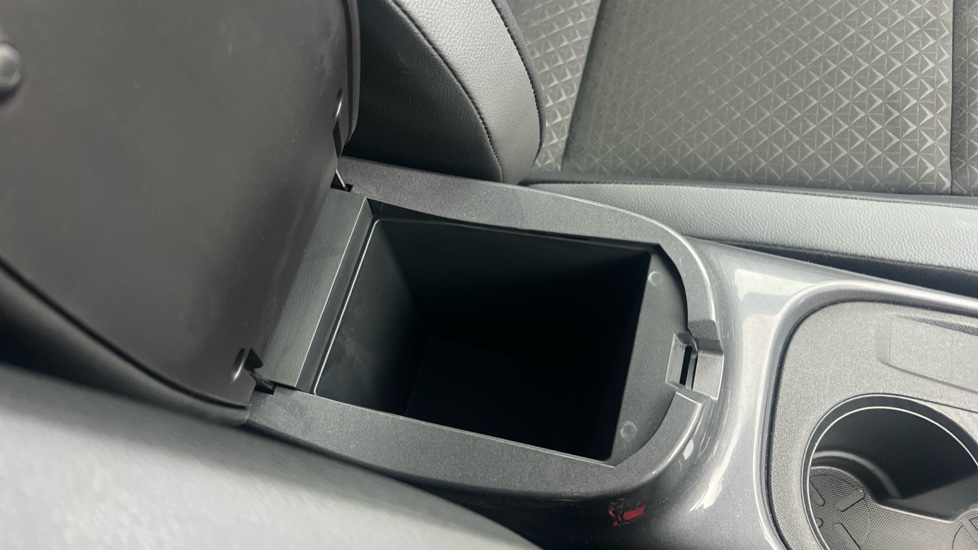 Nissan Juke 1.0 DiG-T 114 N-Connecta 5dr Petrol Hatchback - Image 30