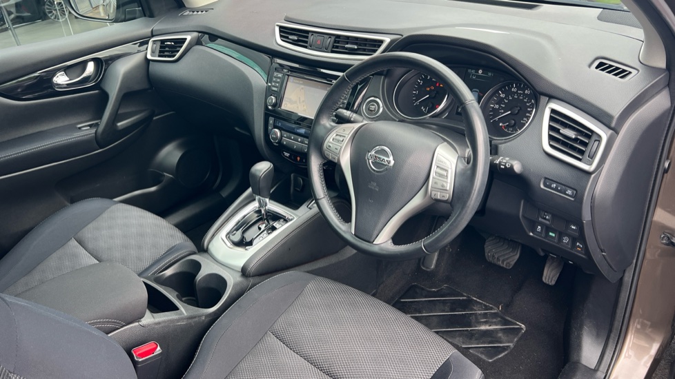 Nissan Qashqai 1.2 DiG-T N-Tec+ 5dr Xtronic Petrol Hatchback - Image 11