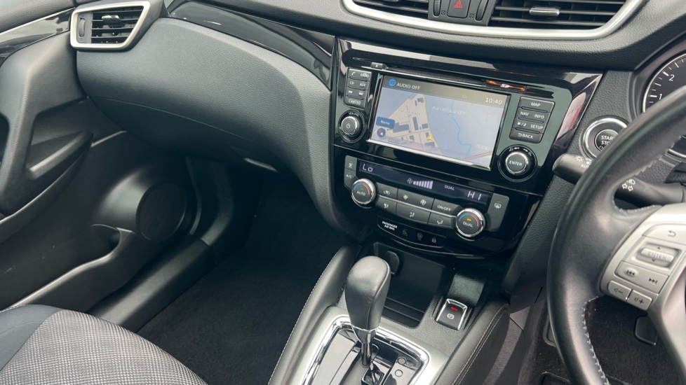 Nissan Qashqai 1.2 DiG-T N-Tec+ 5dr Xtronic Petrol Hatchback - Image 14