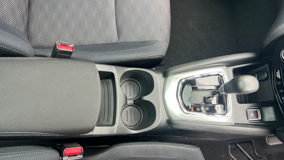 Nissan Qashqai 1.2 DiG-T N-Tec+ 5dr Xtronic Petrol Hatchback - Image 31