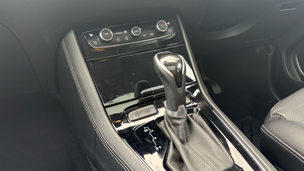 Vauxhall Grandland X 1.2 Turbo Elite Nav 5dr Auto [8 Speed] Petrol Hatchback - Image 13