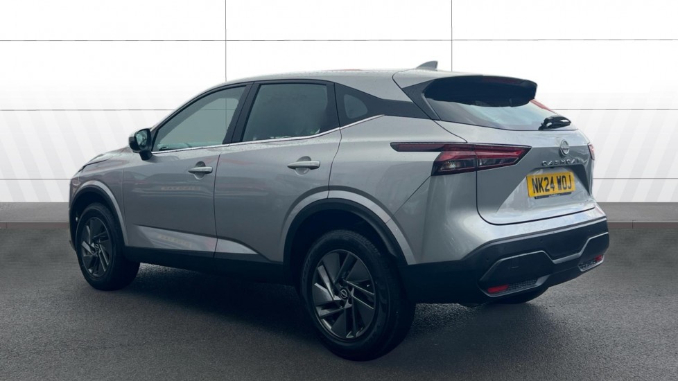 Nissan Qashqai 1.3 DiG-T MH Acenta Premium 5dr Petrol Hatchback - Image 2