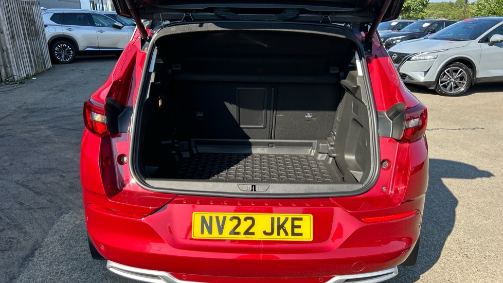 Vauxhall Grandland 1.5 Turbo D Ultimate 5dr Auto Diesel Hatchback - Image 4