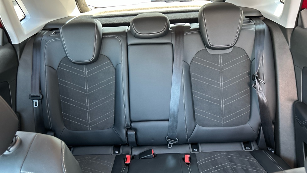 Vauxhall Grandland 1.5 Turbo D Ultimate 5dr Auto Diesel Hatchback - Image 15
