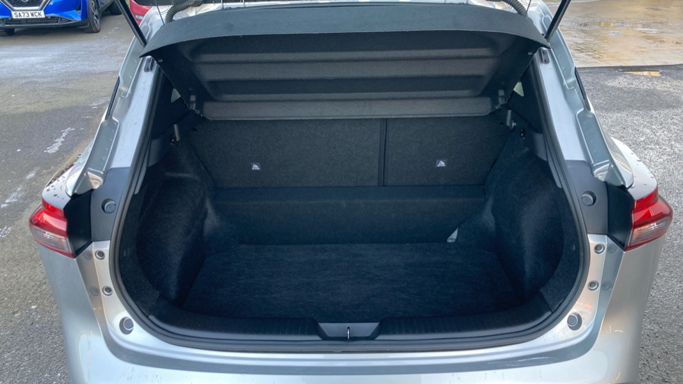 Nissan Qashqai 1.3 DiG-T MH 158 Acenta Premium 5dr Xtronic Petrol Hatchback - Image 4