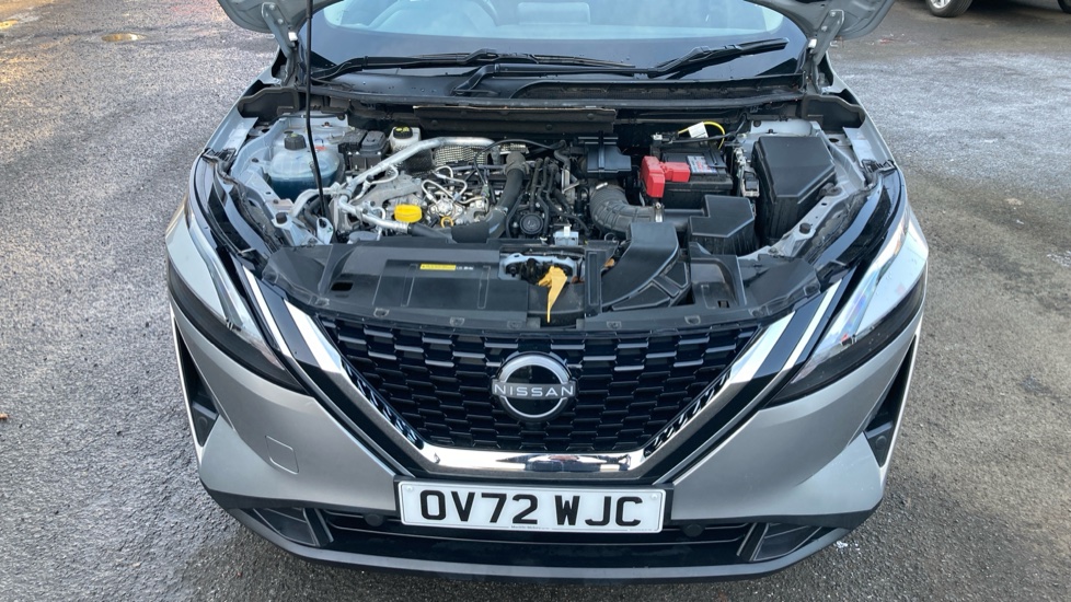 Nissan Qashqai 1.3 DiG-T MH 158 Acenta Premium 5dr Xtronic Petrol Hatchback - Image 8